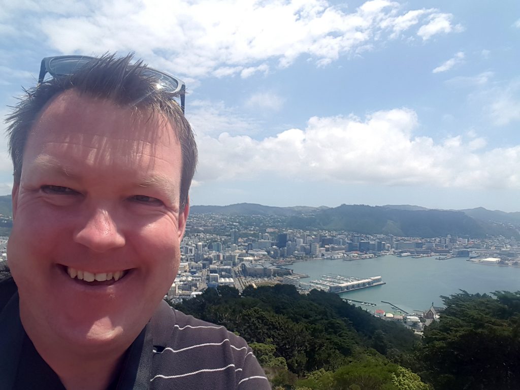 Jakob på toppen af Wellington